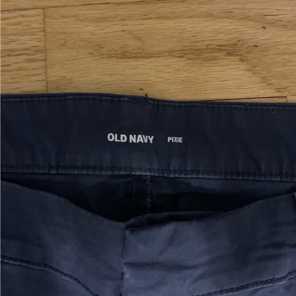 Old Navy navy Pixie pants worn twice. EUC - Picture 2 of 4